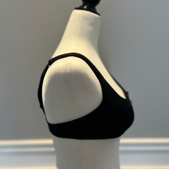 Kendall & Kylie black bathing suit top, size xs, with zipper, adjustable straps - Picture 3 of 4